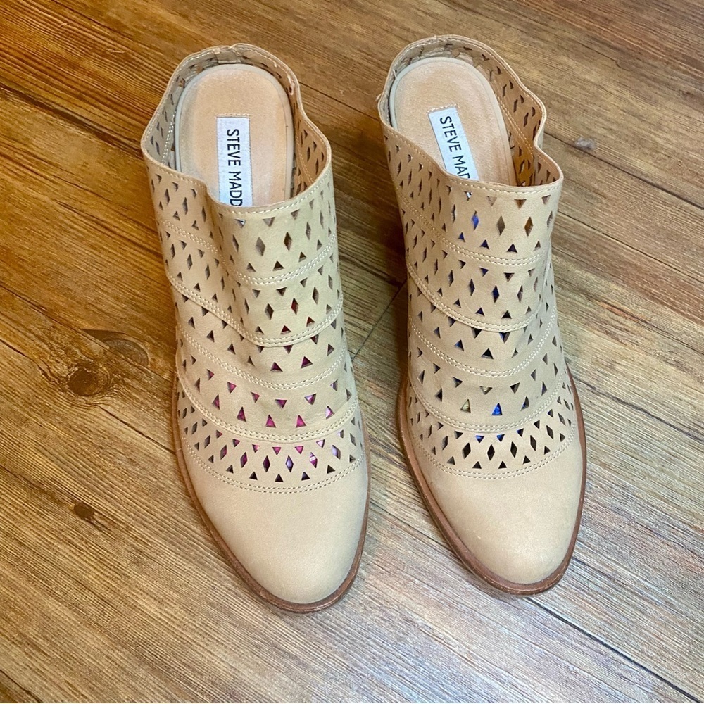 Steve Madden Beige Cutout Mules